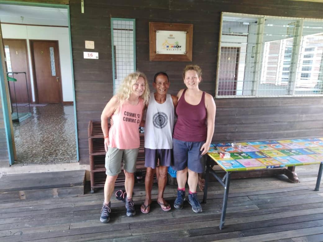 Aa Homestay Mulu Esterno foto