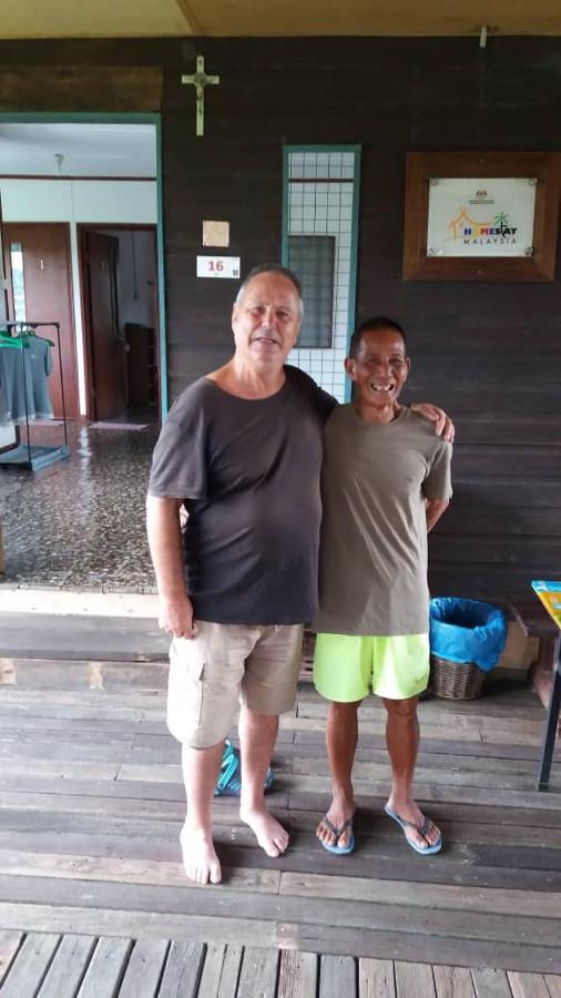 Aa Homestay Mulu Esterno foto