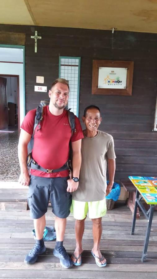Aa Homestay Mulu Esterno foto