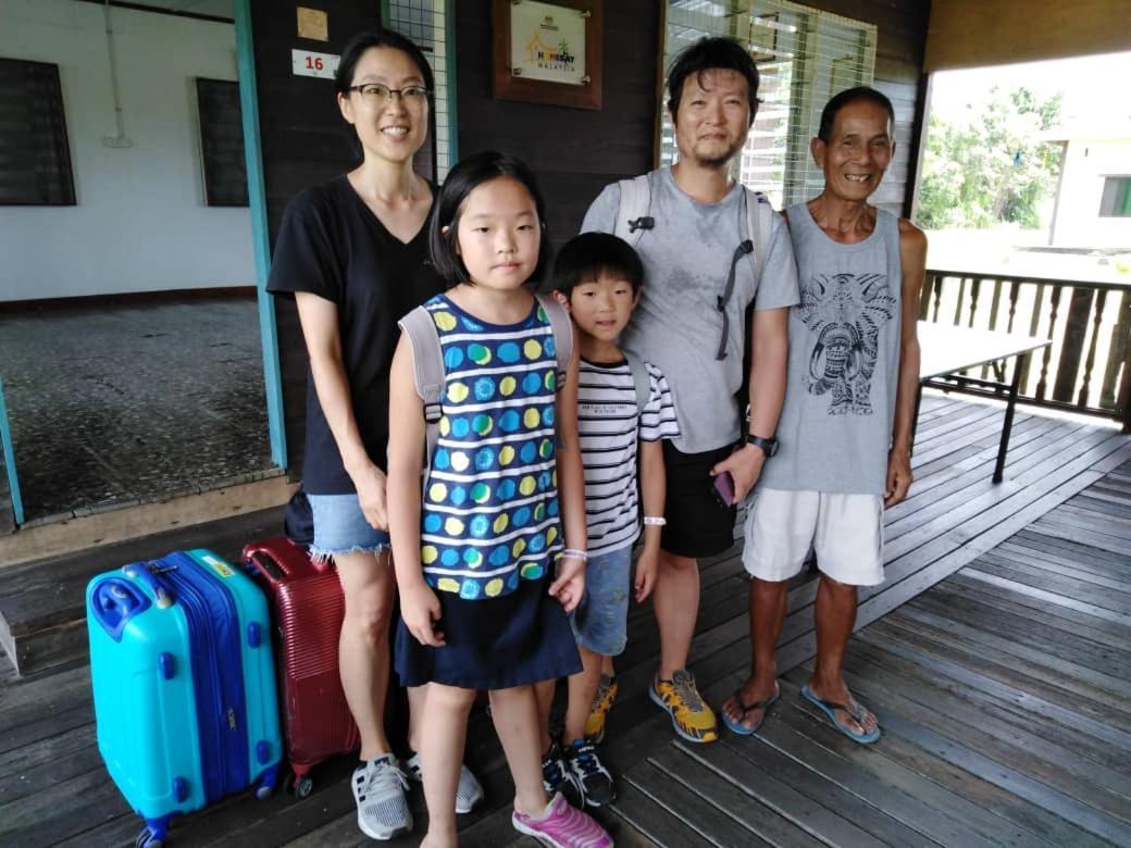Aa Homestay Mulu Esterno foto