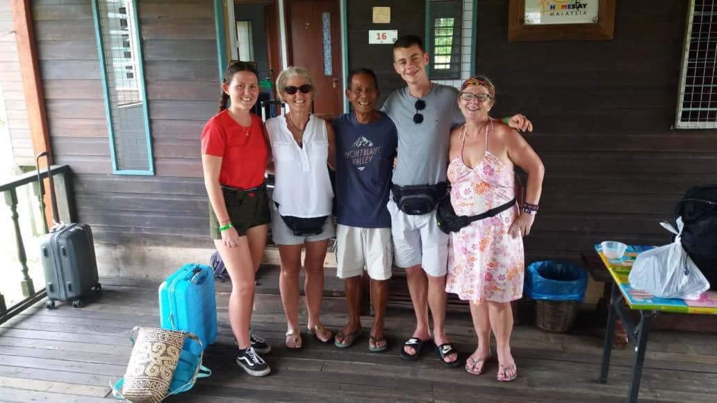 Aa Homestay Mulu Esterno foto