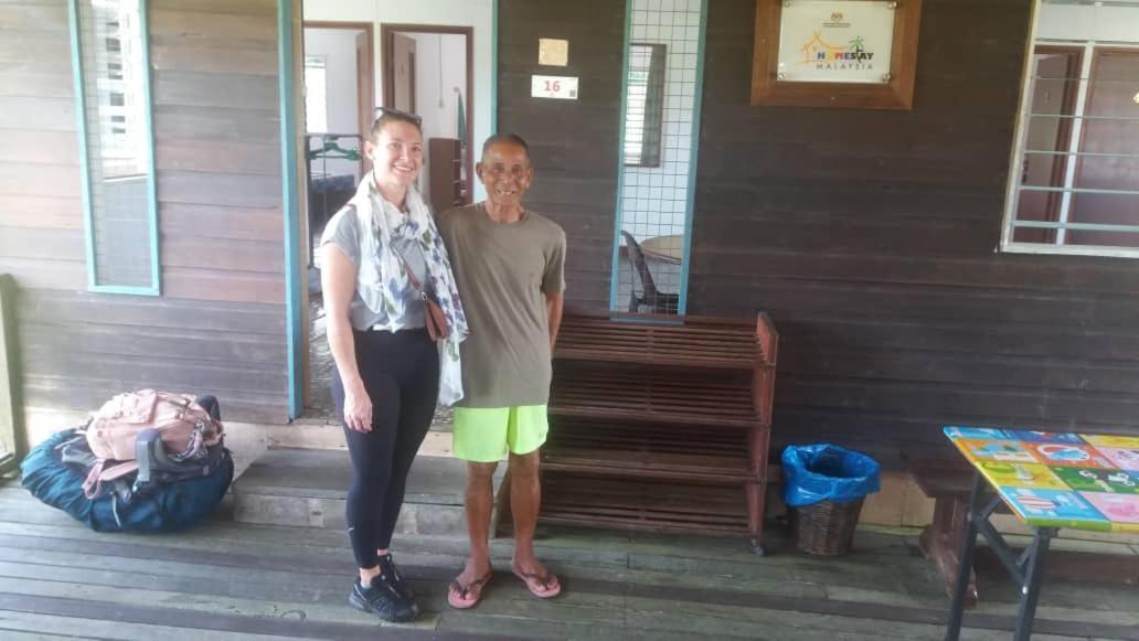 Aa Homestay Mulu Esterno foto