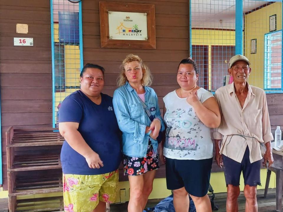 Aa Homestay Mulu Esterno foto