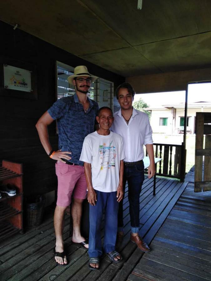 Aa Homestay Mulu Esterno foto
