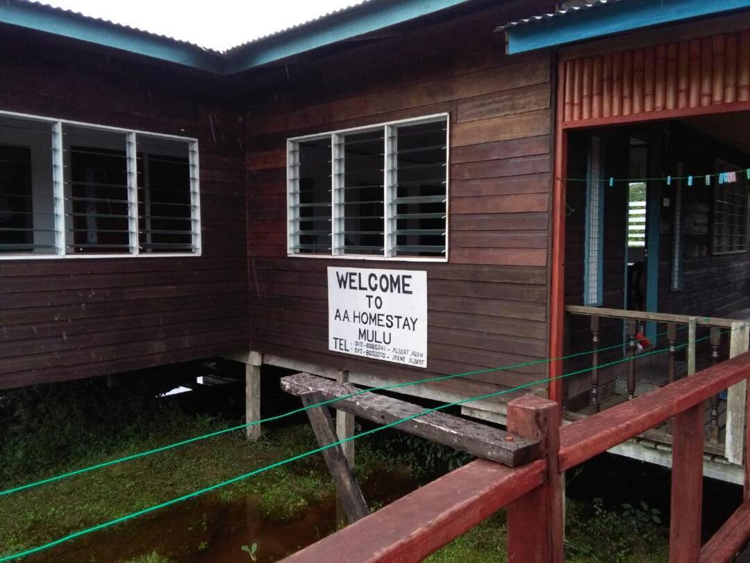 Aa Homestay Mulu Esterno foto