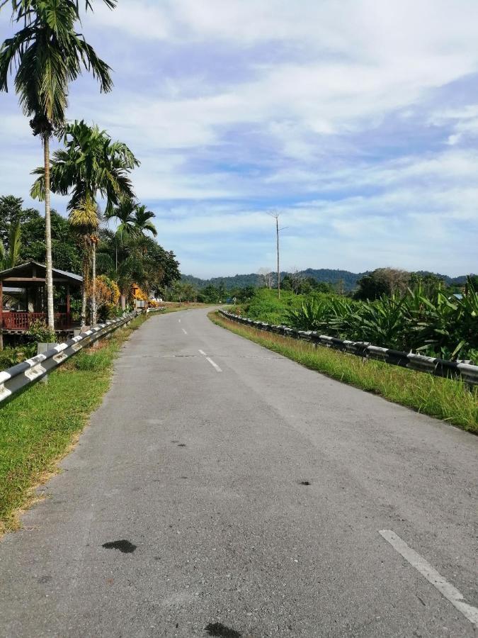 Aa Homestay Mulu Esterno foto