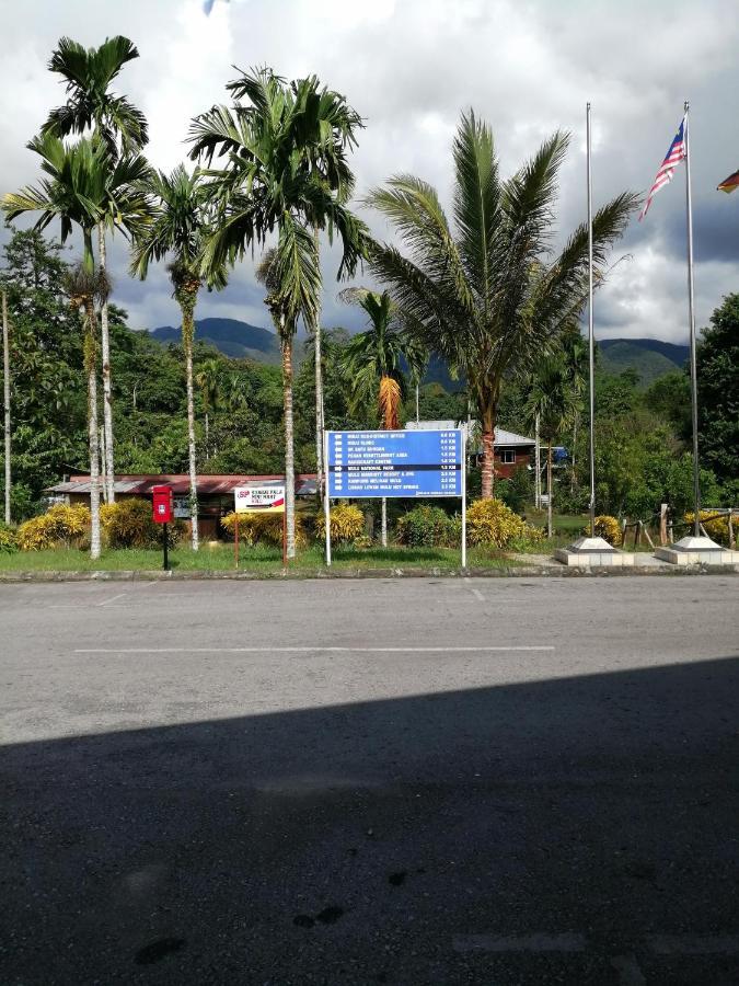 Aa Homestay Mulu Esterno foto
