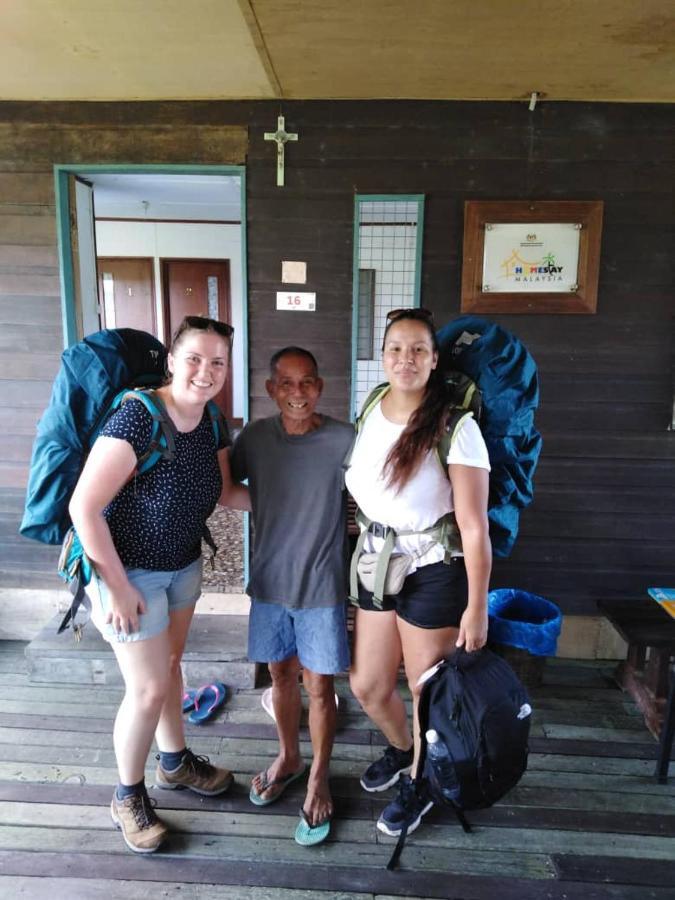 Aa Homestay Mulu Esterno foto